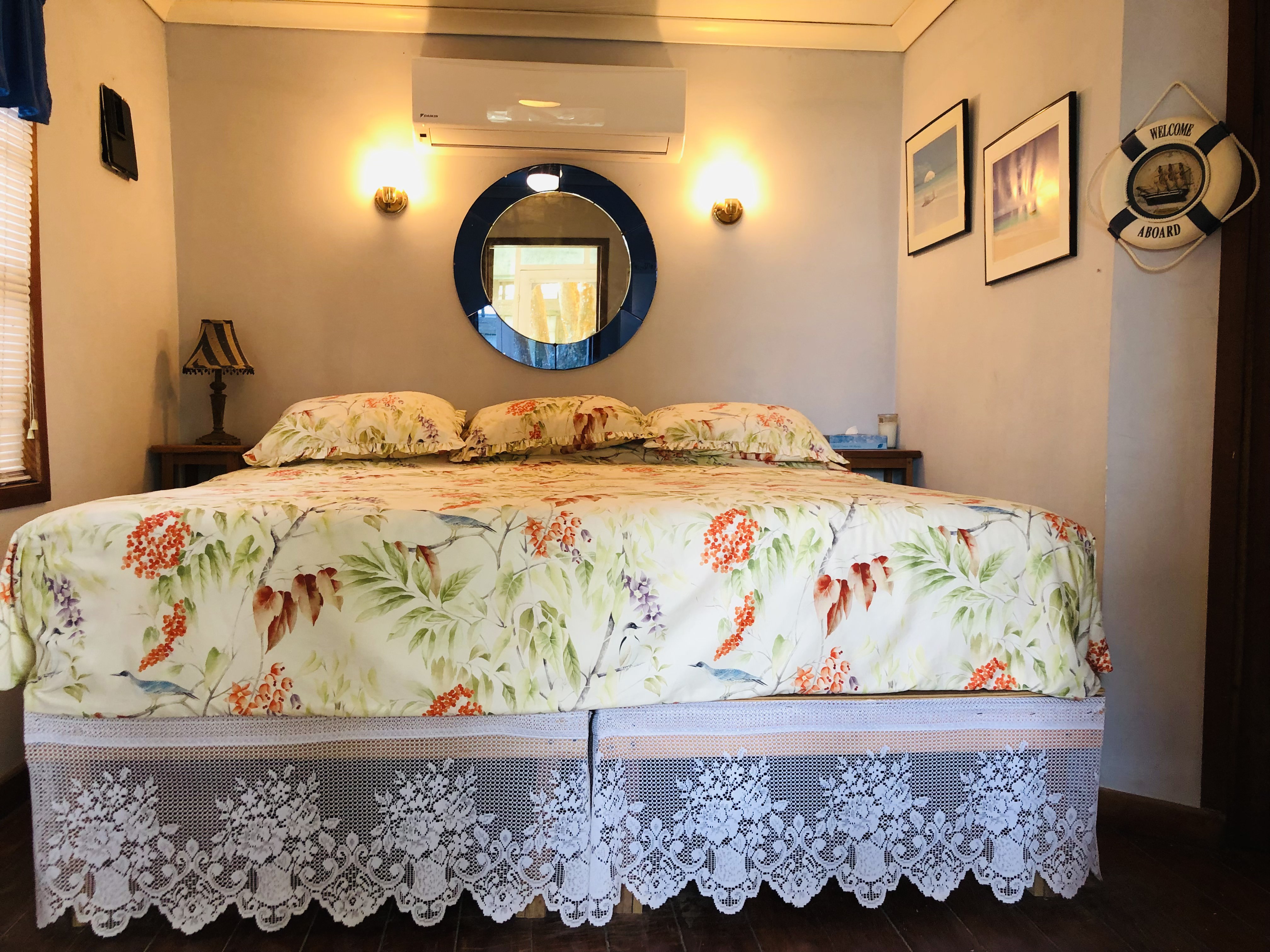 Couples Rooms at Coral Cove Inn